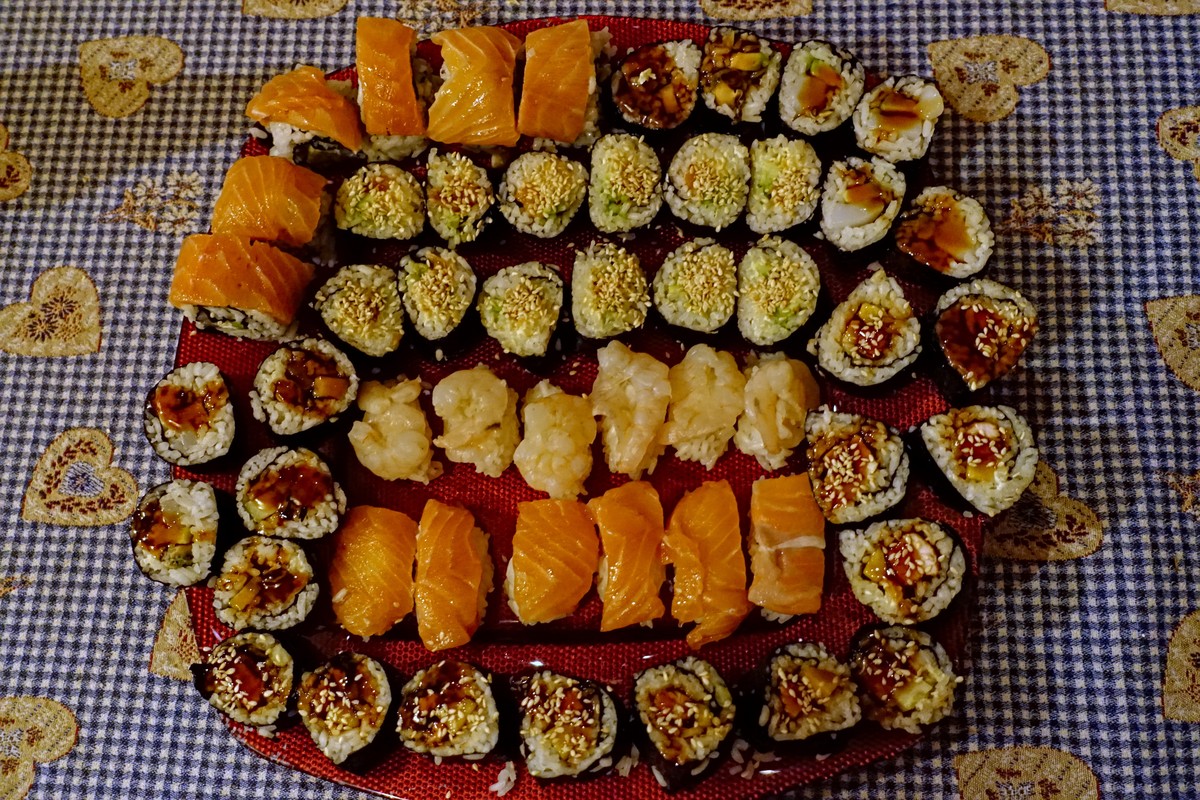 Wyśmienita kuchnia azjatycka w wysokich górach - dania sushi od gospodyni Alli, oczywiście domowej roboty