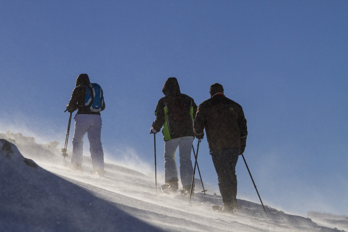 Chcete zkusit něco jiného? Vysokoalpská túra na sněžnicích, výstroj si u nás můžete zapůjčit zdarma | © Almchalet Goldbergleiten