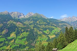 Traum-Blick vom Almchalet auf die 3000er-Gipfel des Nationalparks Hohe Tauern