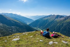 Gipfelrast bei Heiligenblut. Der Spätsommer ist die perfekte Zeit zum Bergwandern | © Franz Gerdl, Nationalpark Hohe Tauern